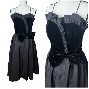Vintage 80s Black Satin Velvet Sweetheart Bodice Bubble Hem Midi Formal Dress
